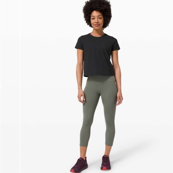 Lululemon Sunday Sprint Short Sleeve black top, size 2 - Picture 8 of 9